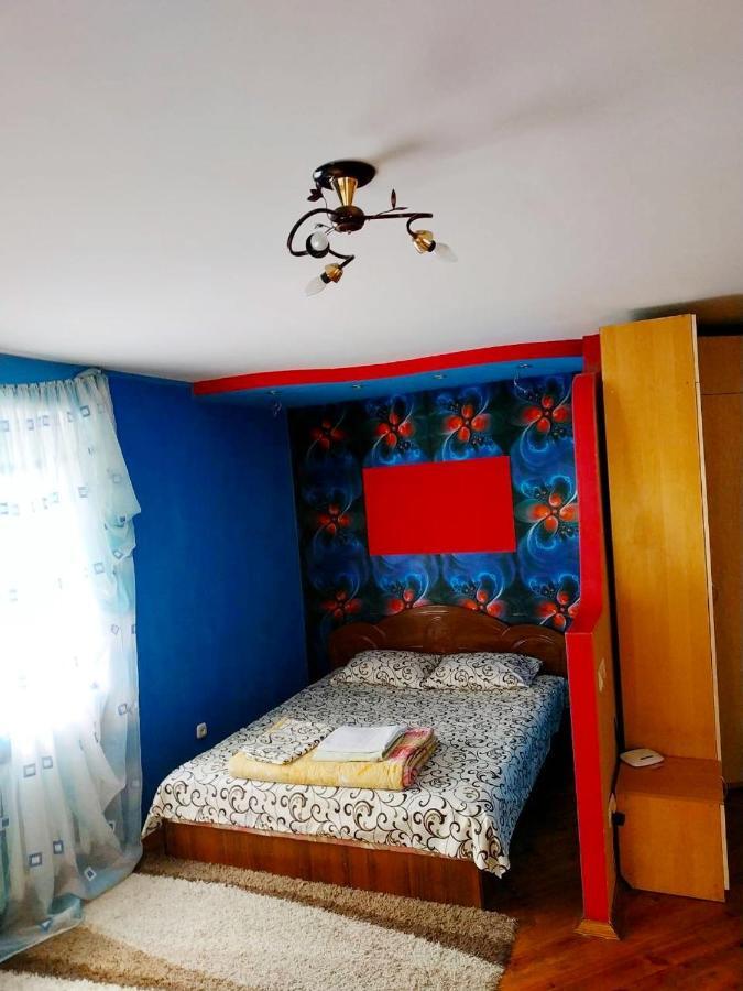 "Центр Ж/Д" Rivne Exterior foto